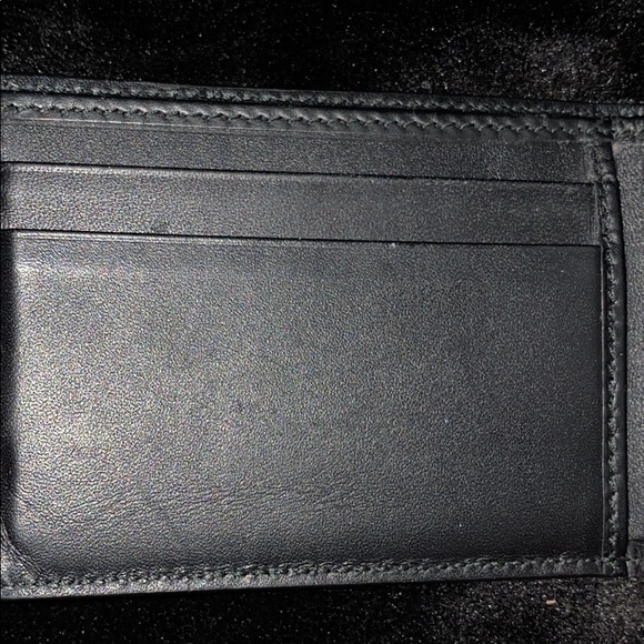 Gucci wallet GREAT CONDITION BRAND NEW - Picture 3 of 5